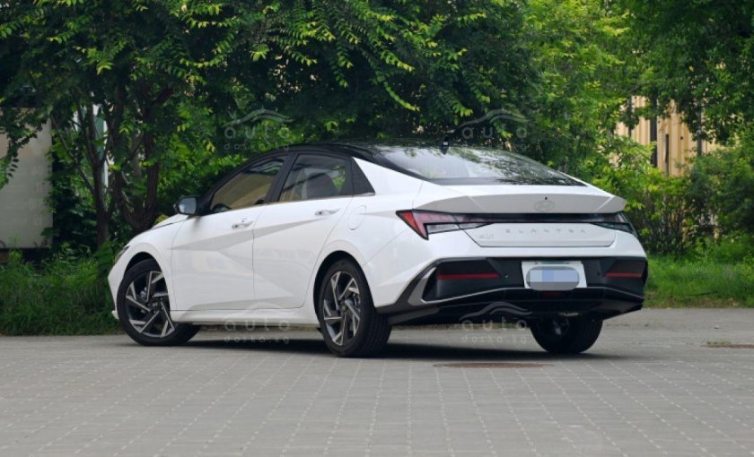 Hyundai Elantra 2023