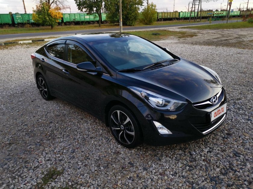 Hyundai Elantra 2014 черная