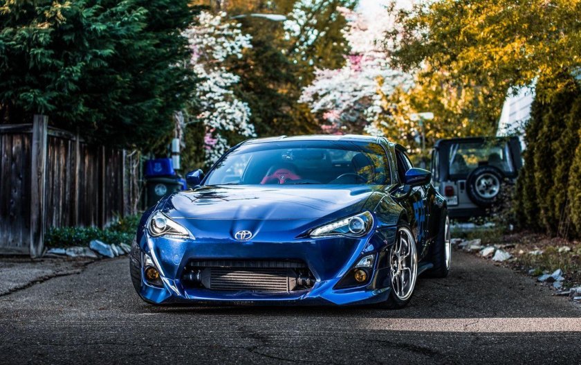 Toyota gt86 голубая