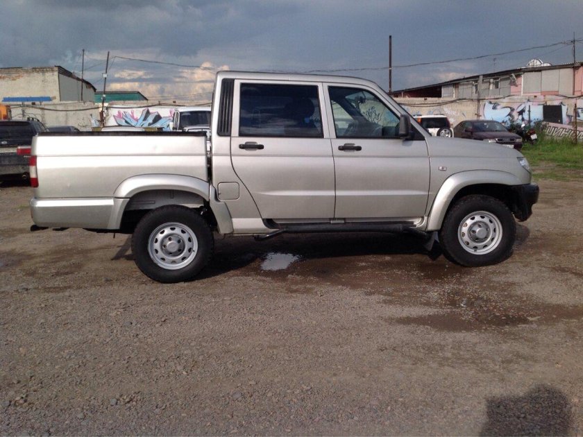 УАЗ пикап 2012