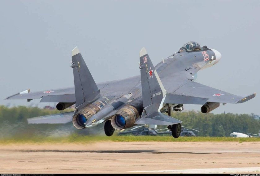 Истребитель сзади