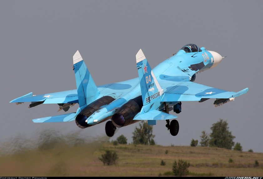 Истребитель Су-27