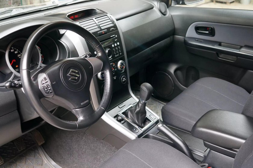 Suzuki Grand Vitara 2007 салон