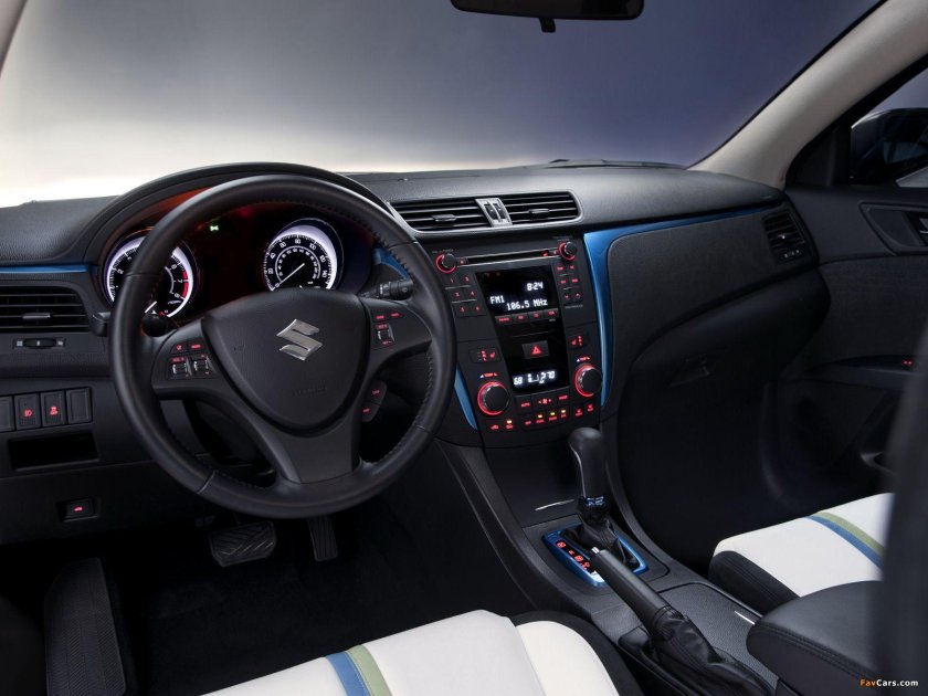 Suzuki Kizashi 2011 салон