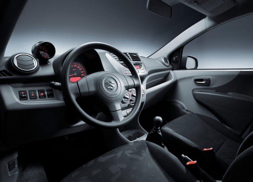 Suzuki Alto салон