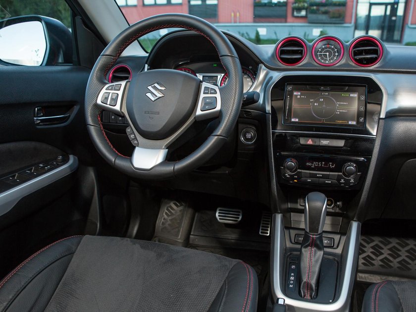 Сузуки Гранд Витара 2018 салон