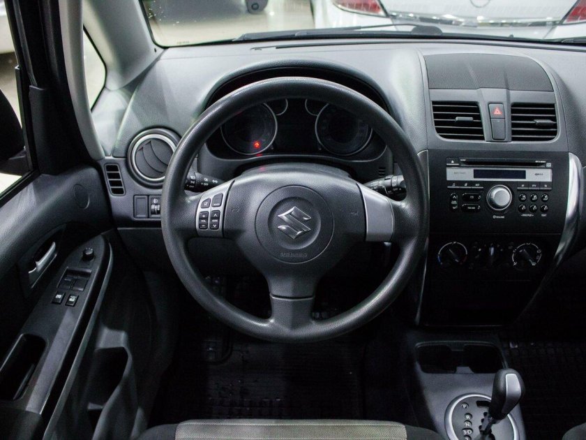 Suzuki sx4 2010 салон