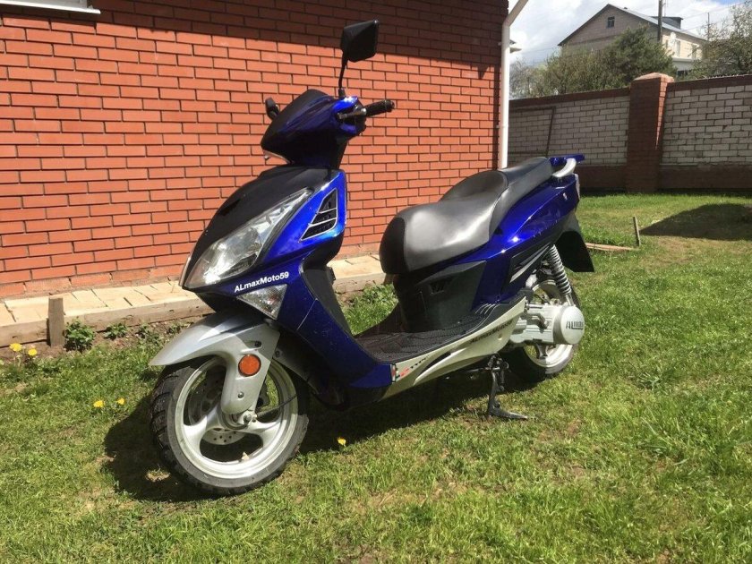 Скутер Sonik 150