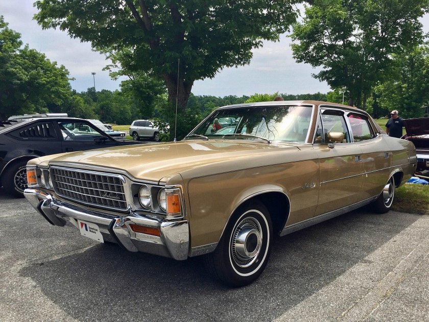 AMC Ambassador 1972
