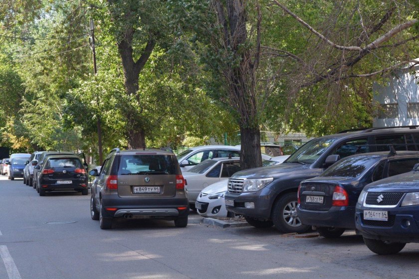 Парковка вторым рядом