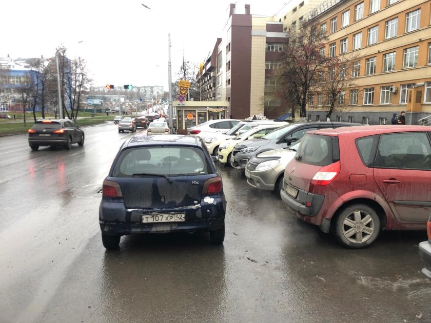 Парковка вторым рядом