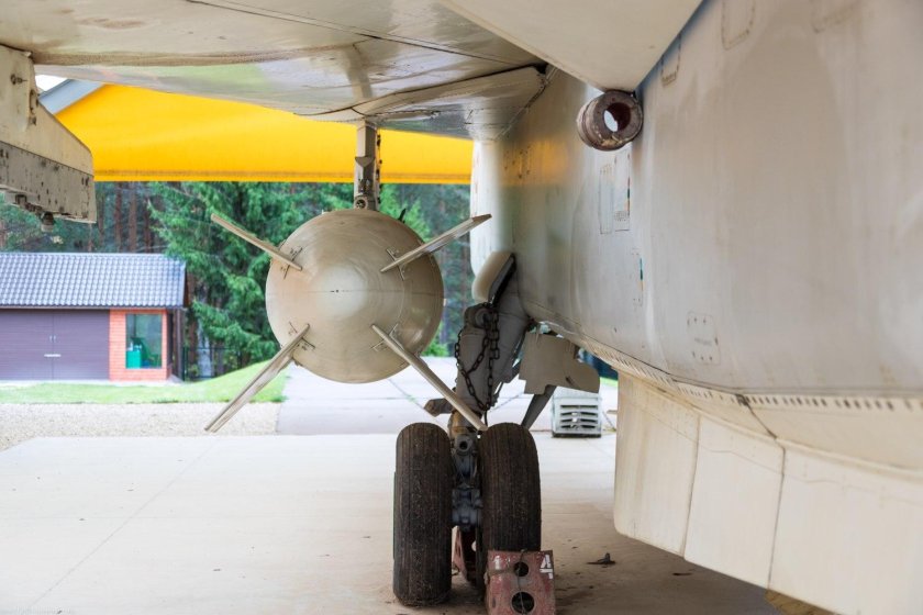 Подвесные топливные баки Су-24