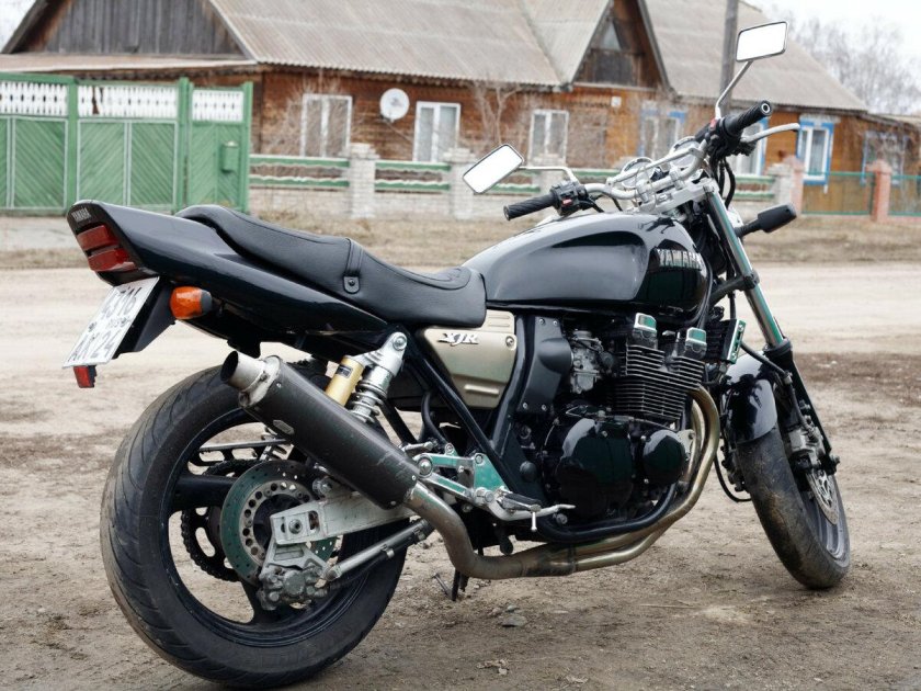 Yamaha XJR 400