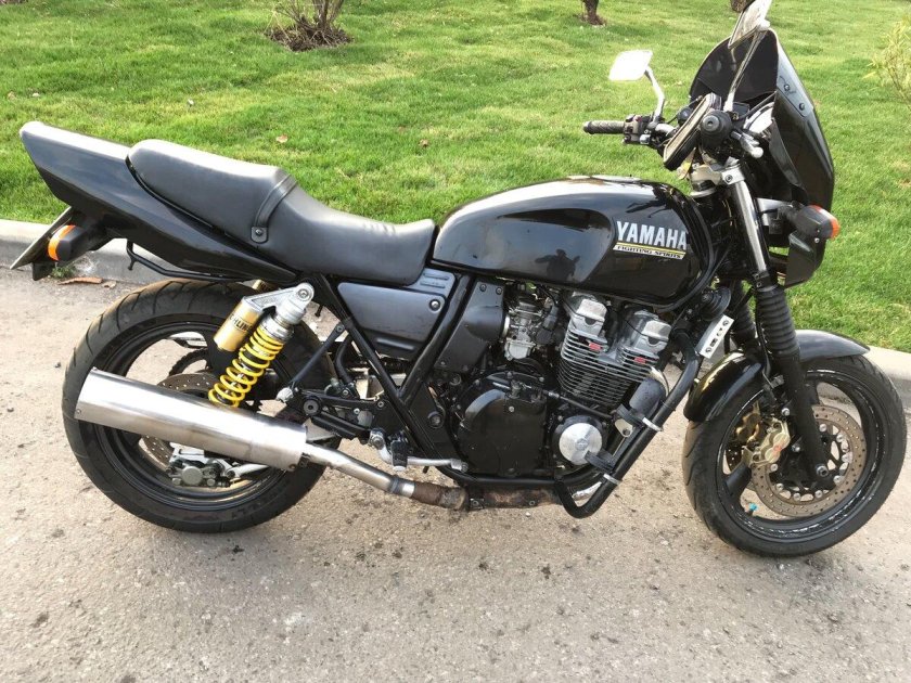 Yamaha XJR 400