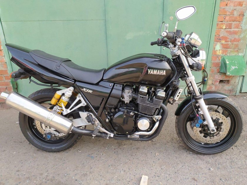 Yamaha XJR 400