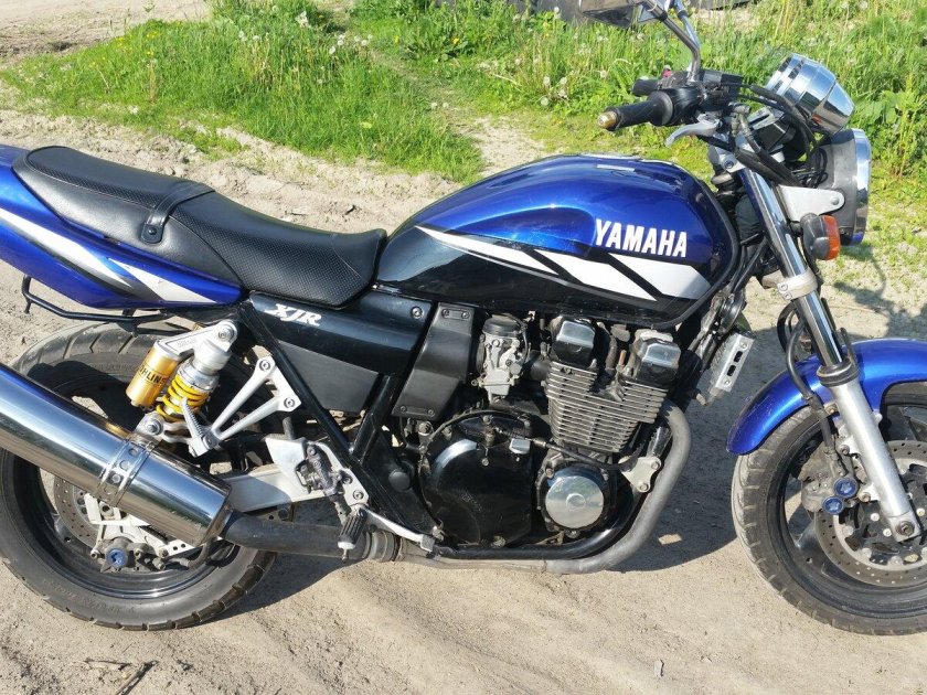 Yamaha XJR 400