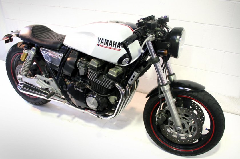 Yamaha XJR 400 Cafe Racer