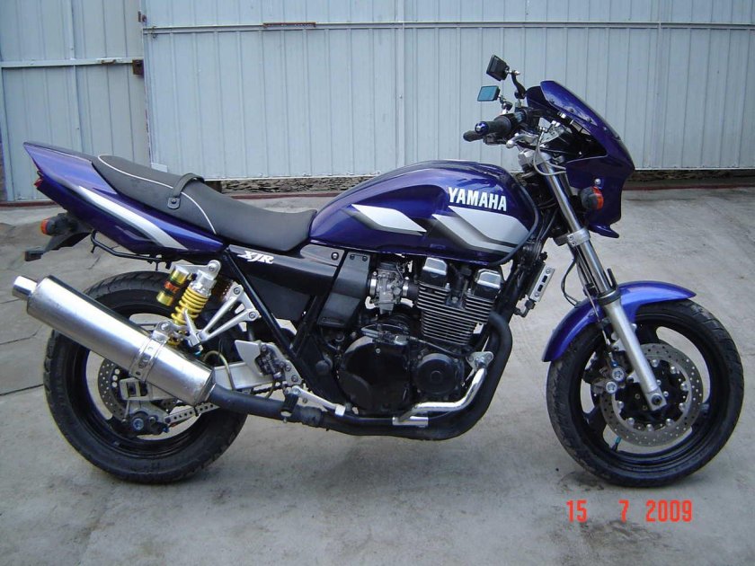 Yamaha XJR 400
