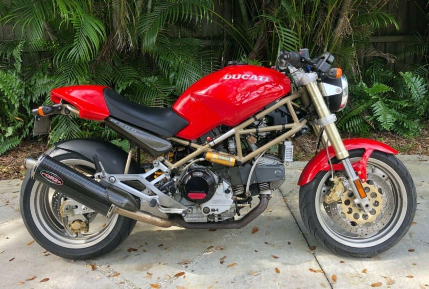 Ducati m900 "Monster"