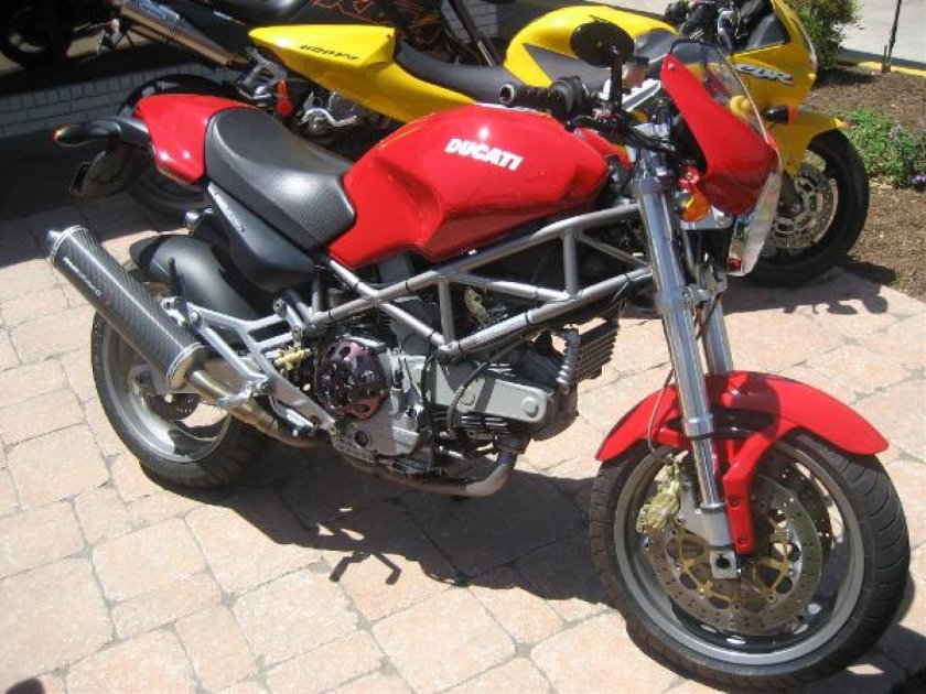 Ducati Monster 900