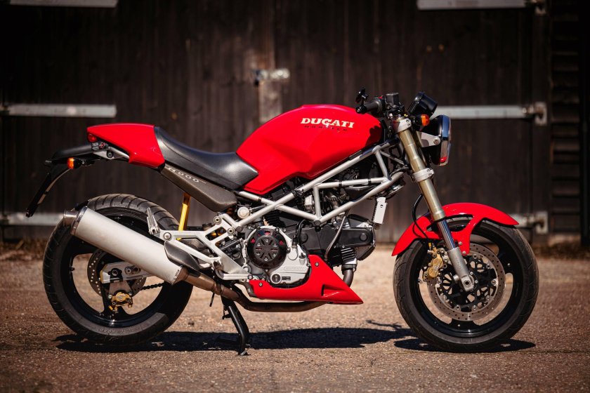 Дукати монстр 400