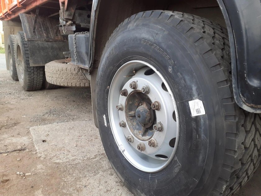 КАМАЗ на батонах