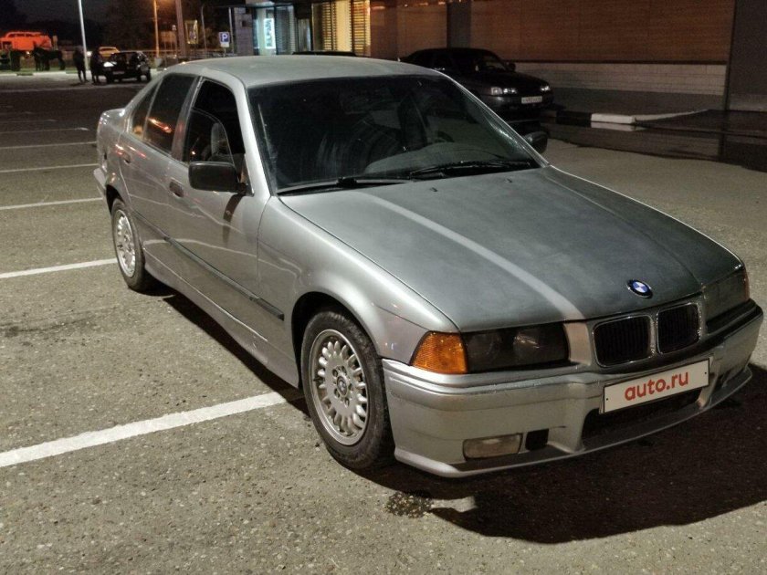 БМВ 323 1997