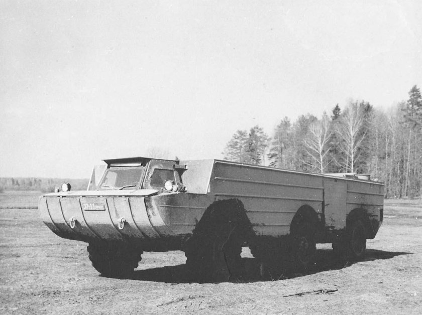 Баз-5937 плавающее колесное шасси