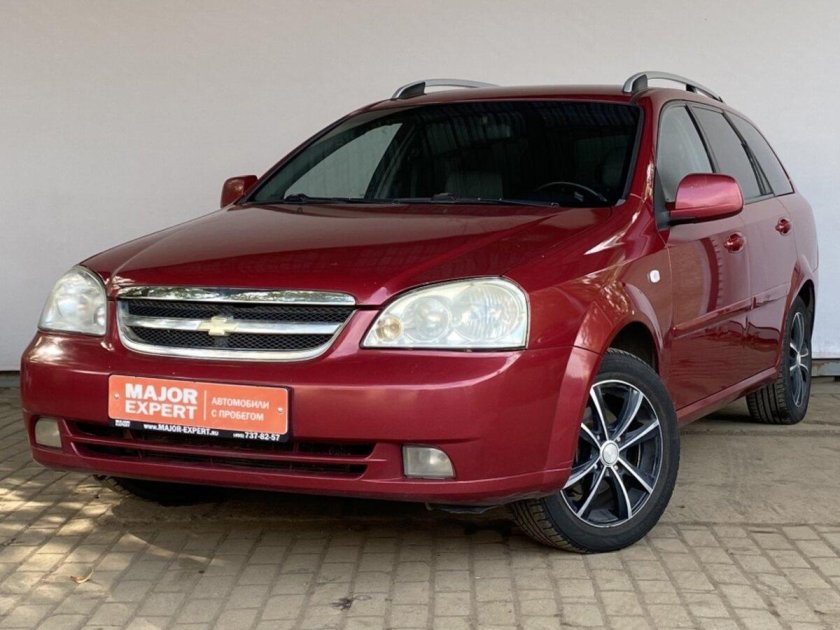 Шевроле Лачетти универсал красный