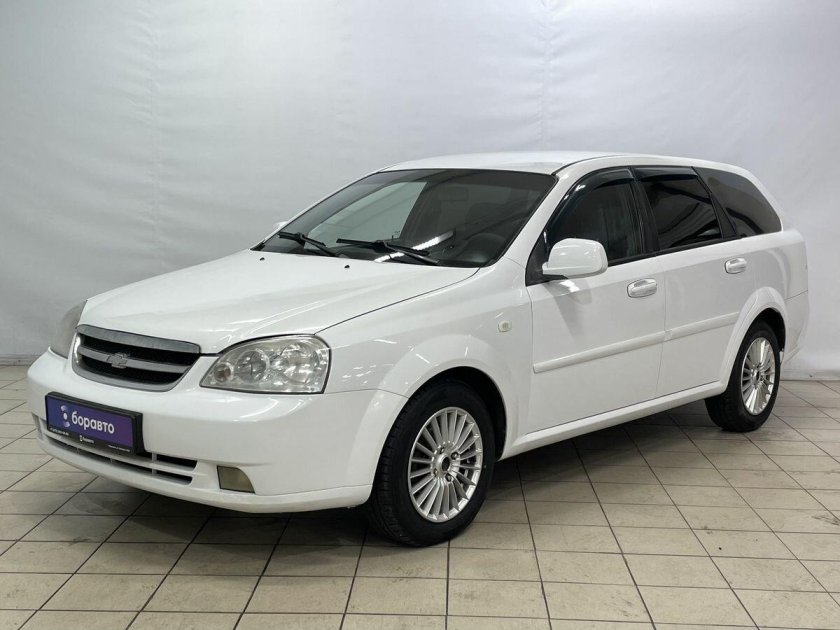Chevrolet Lacetti белая