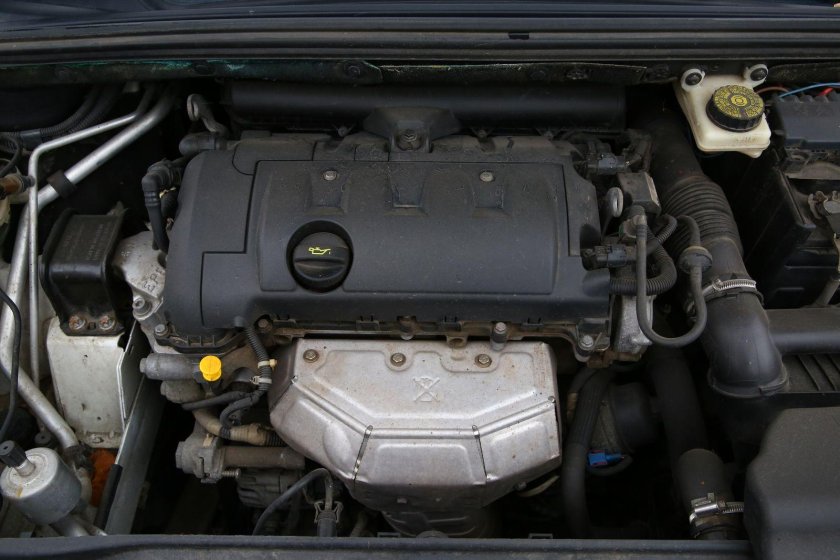 Двигатель Ситроен с4