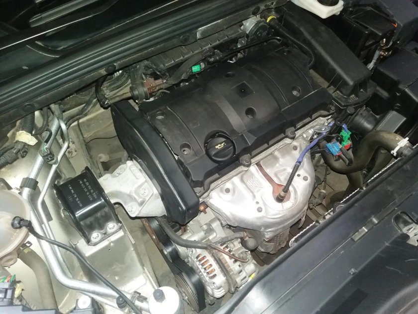 Ситроен c4 подкапотное пространство