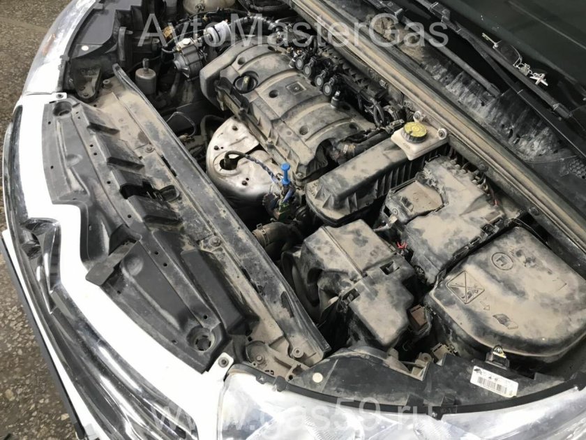 Моторный отсек ситроен с4 2008
