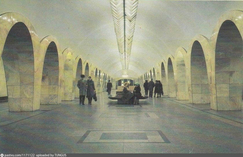 Станция Кузнецкий мост