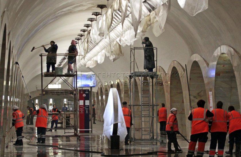 Станция Кузнецкий мост