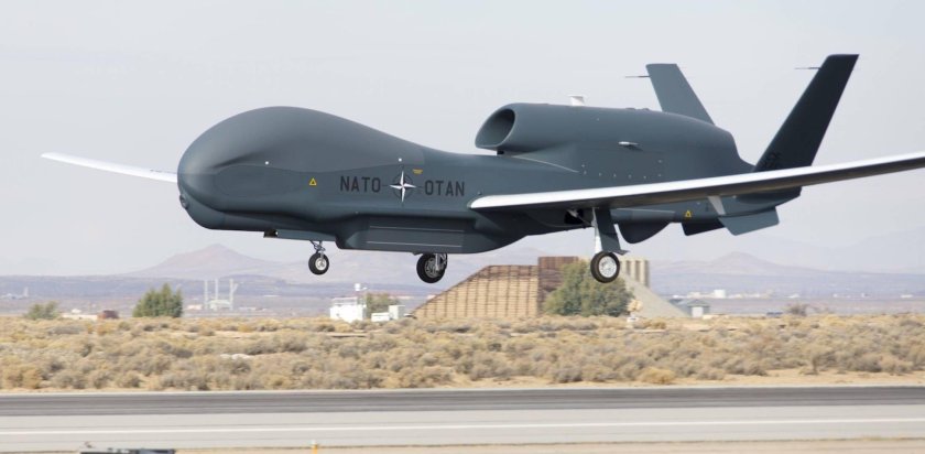 Дрон RQ-4 Global Hawk