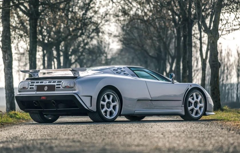 Бугатти eb110