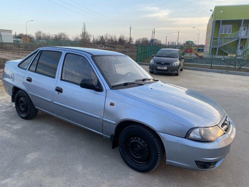 Daewoo nexia 2015 серебристый