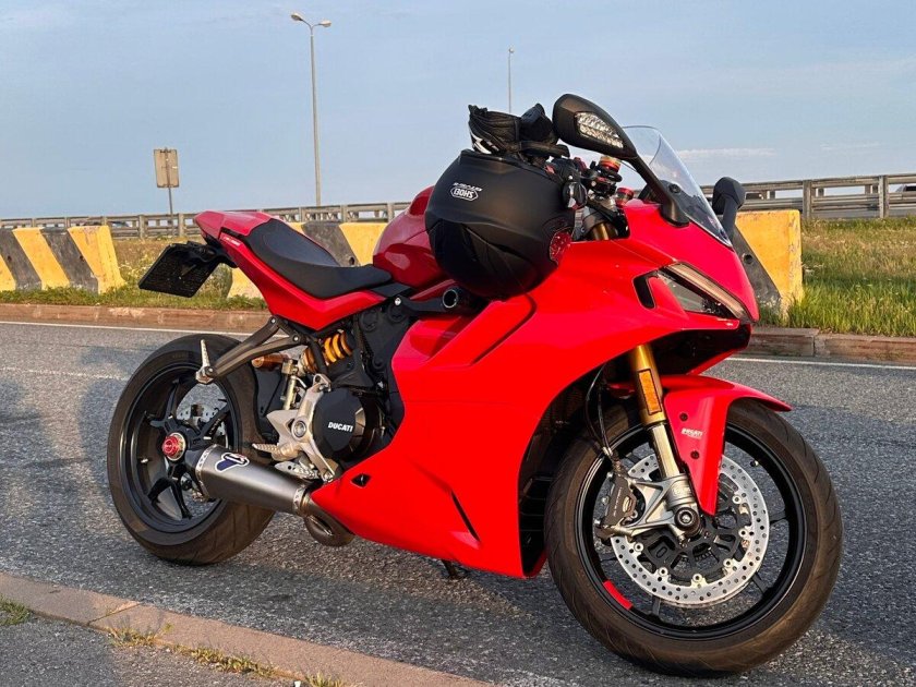 Ducati supersport vin