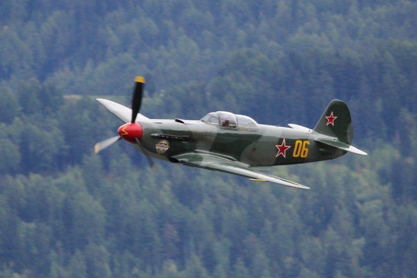 Як 9 у истребитель