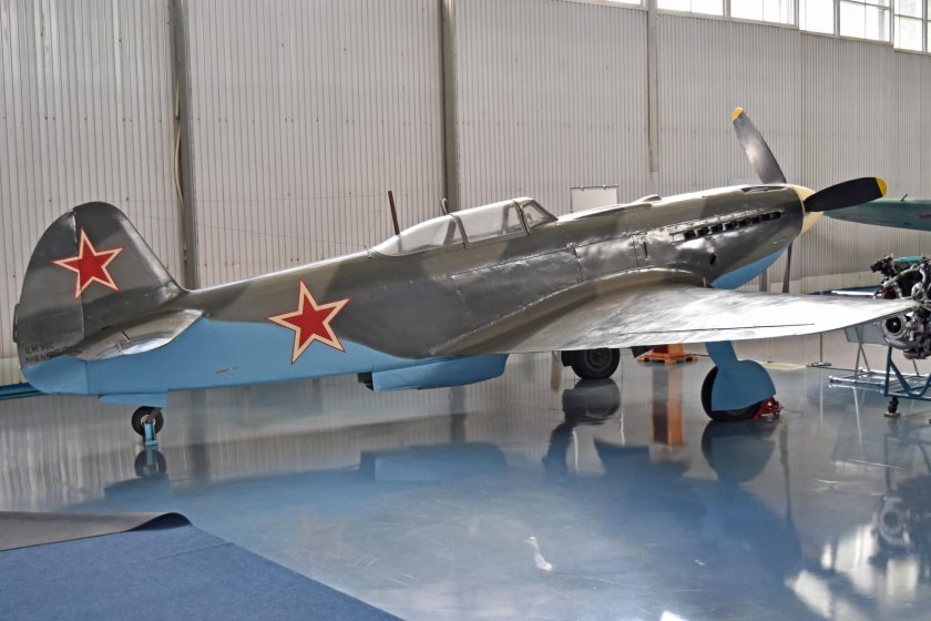 Яковлев як-9