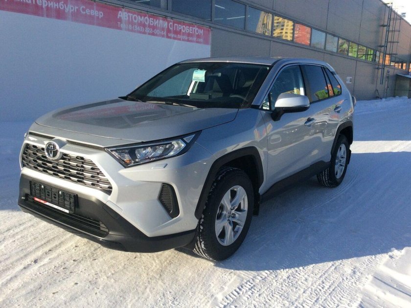 Toyota rav4 2020 серебристый металлик
