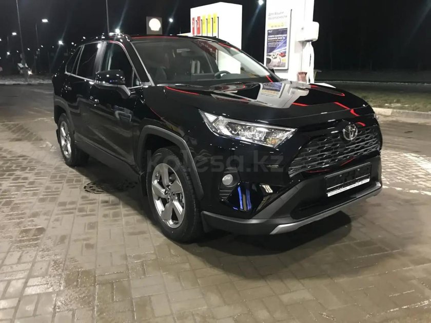 Toyota rav4 2020 черный