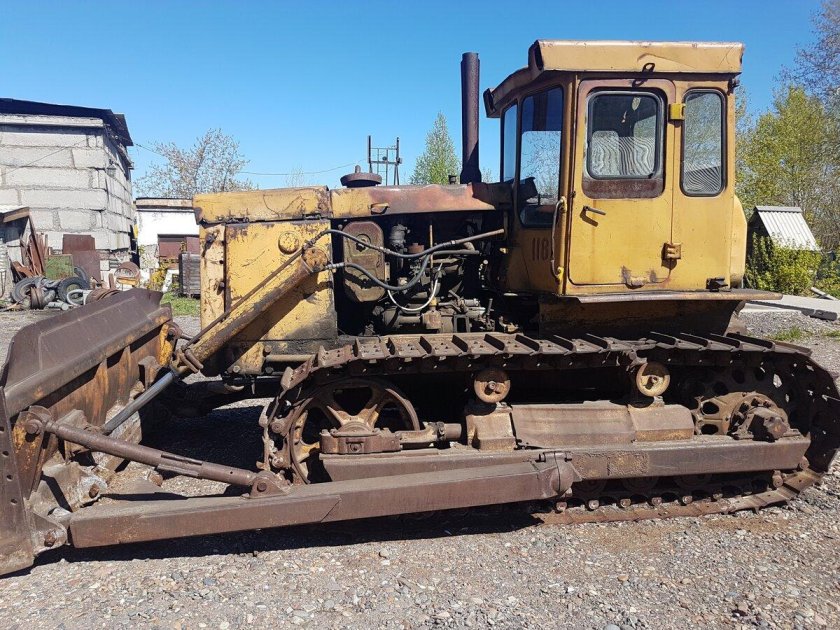 ЧТЗ трактор т-130