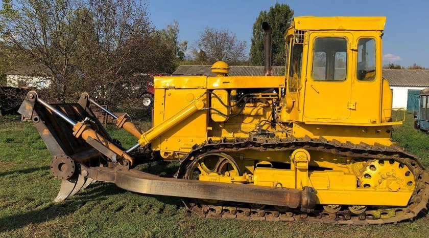 ЧТЗ трактор т-130