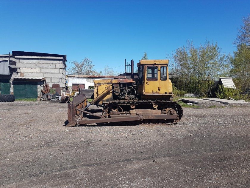 ЧТЗ 130 бульдозер