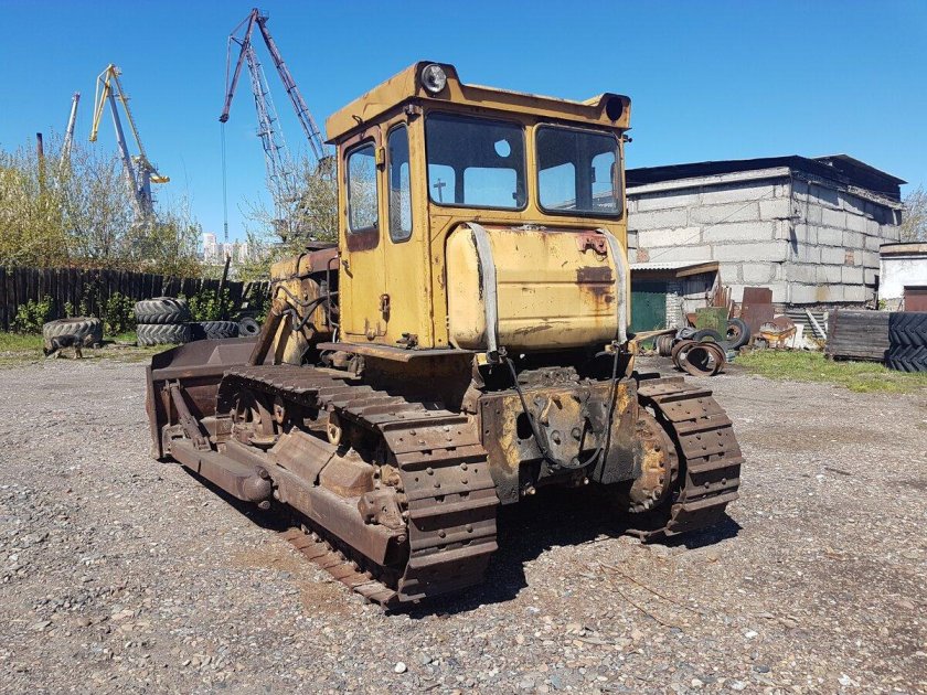 Бульдозер ЧТЗ Т-130