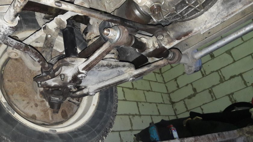 Нижний рычаг ВАЗ 21213