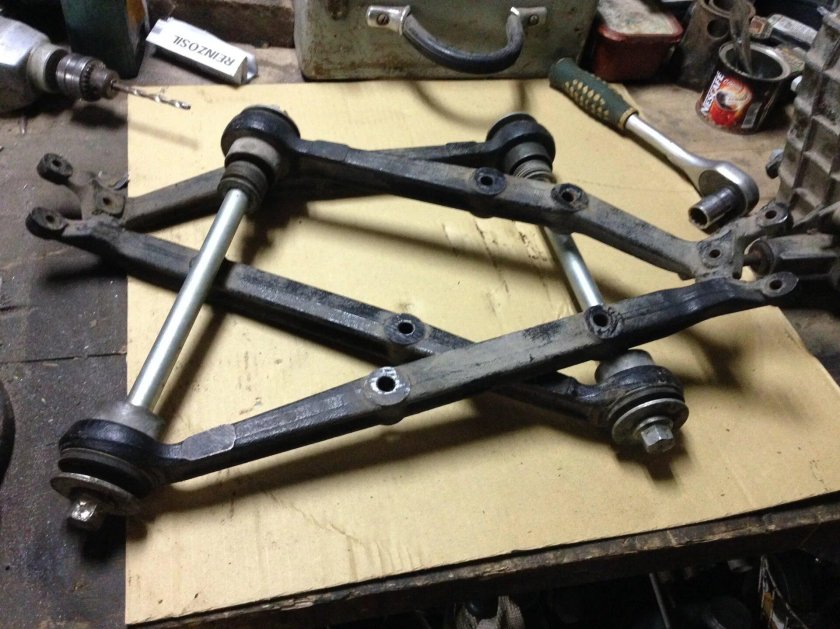 Нижний рычаг Нива 21214