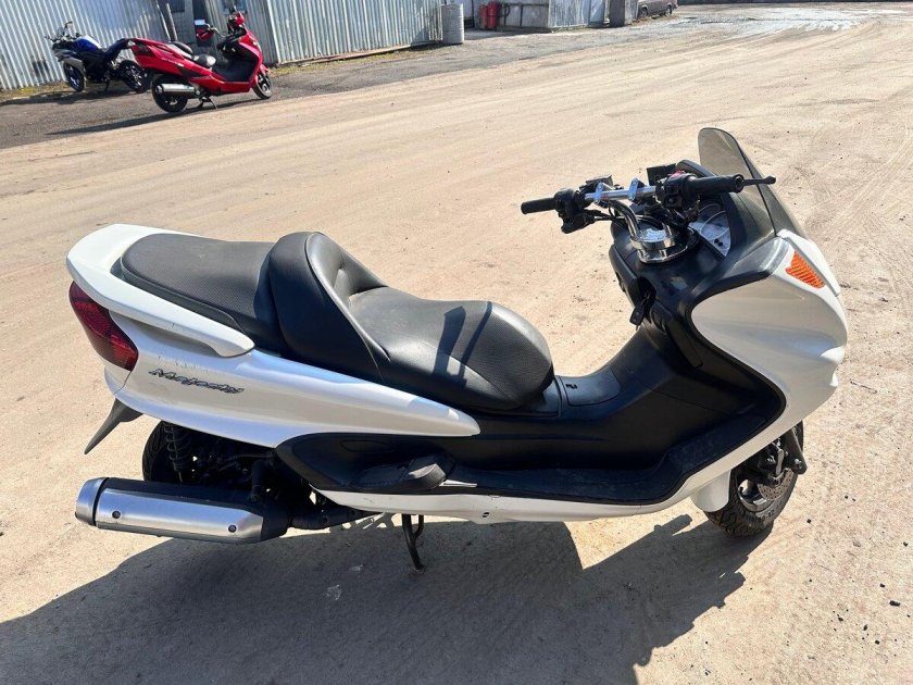 Сузуки бургман 400